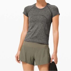 Lululemon Swiftly Tech ShortSleeve 2.0 *Race
Graphite Grey / Silver Drop Size 10